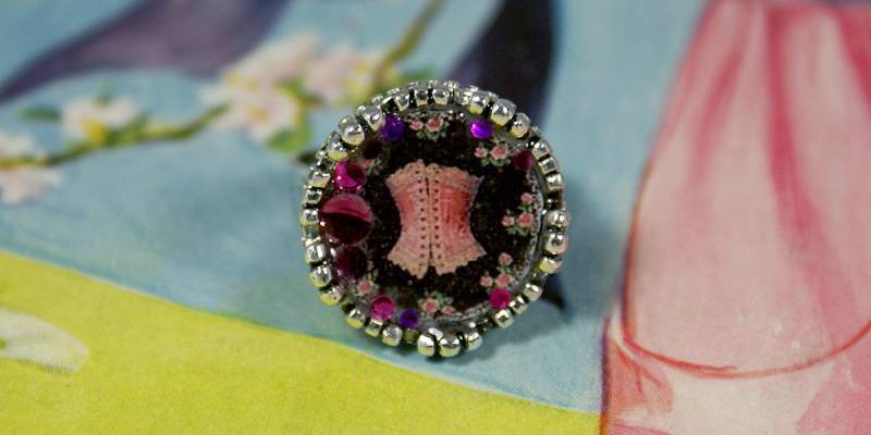 Ausgefallene Ring Verstellbar Rosa Und Schwarz von COMME1ange