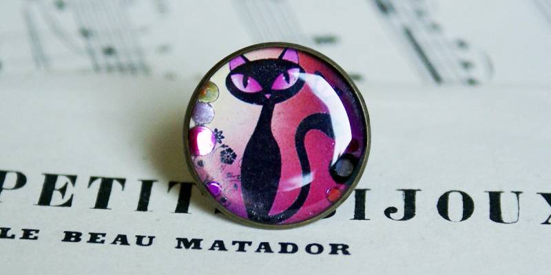 Schwarzer Katzenring Mit Verstellbarem Ring von COMME1ange