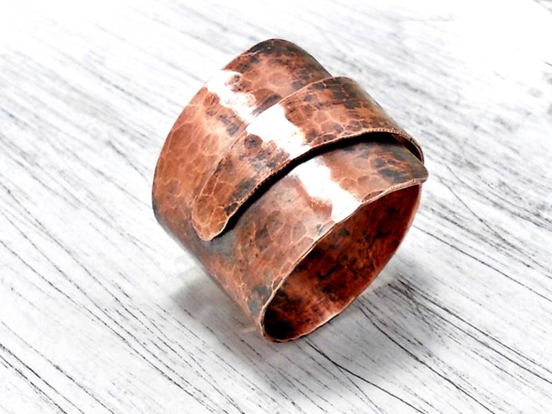 statement Kupfer Bandring Asymetrisch Oxidiert Copper Ring Handmade von CONCHACATENA