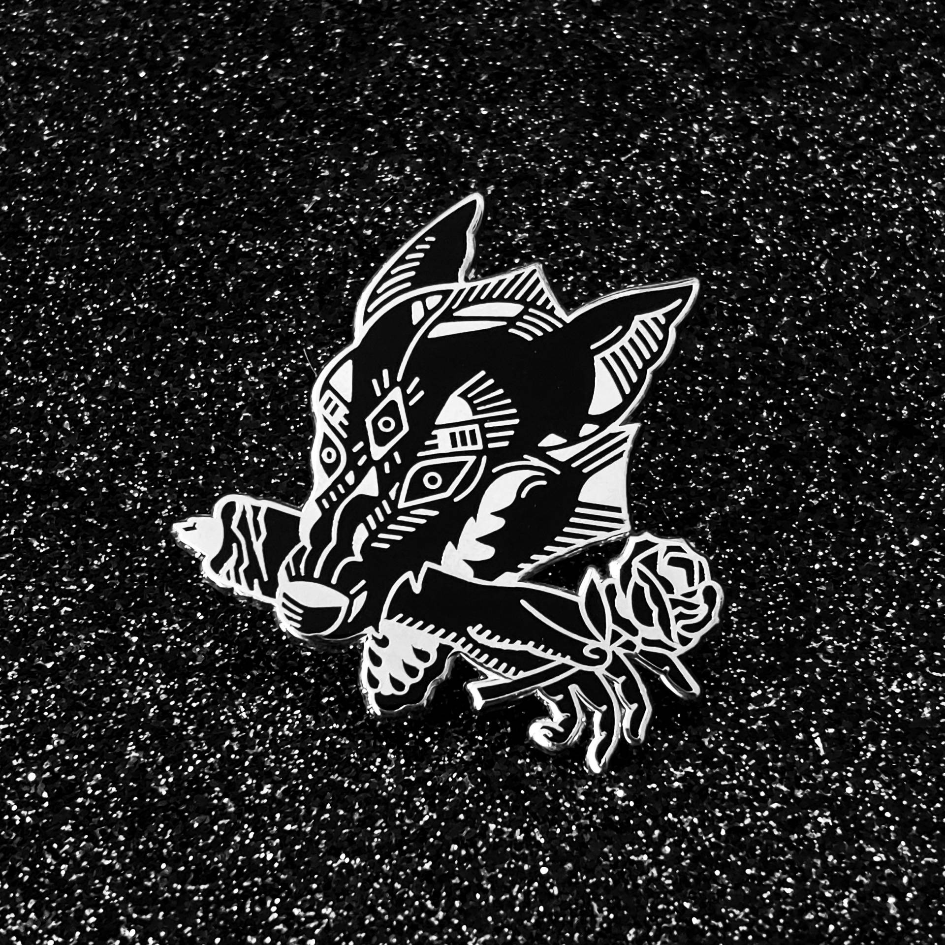 Vertrauen Sie Keinem Mann Punk Rose Wolf Hard Enamel Pin Gen. 2 Seconds Sale von CONExBONE
