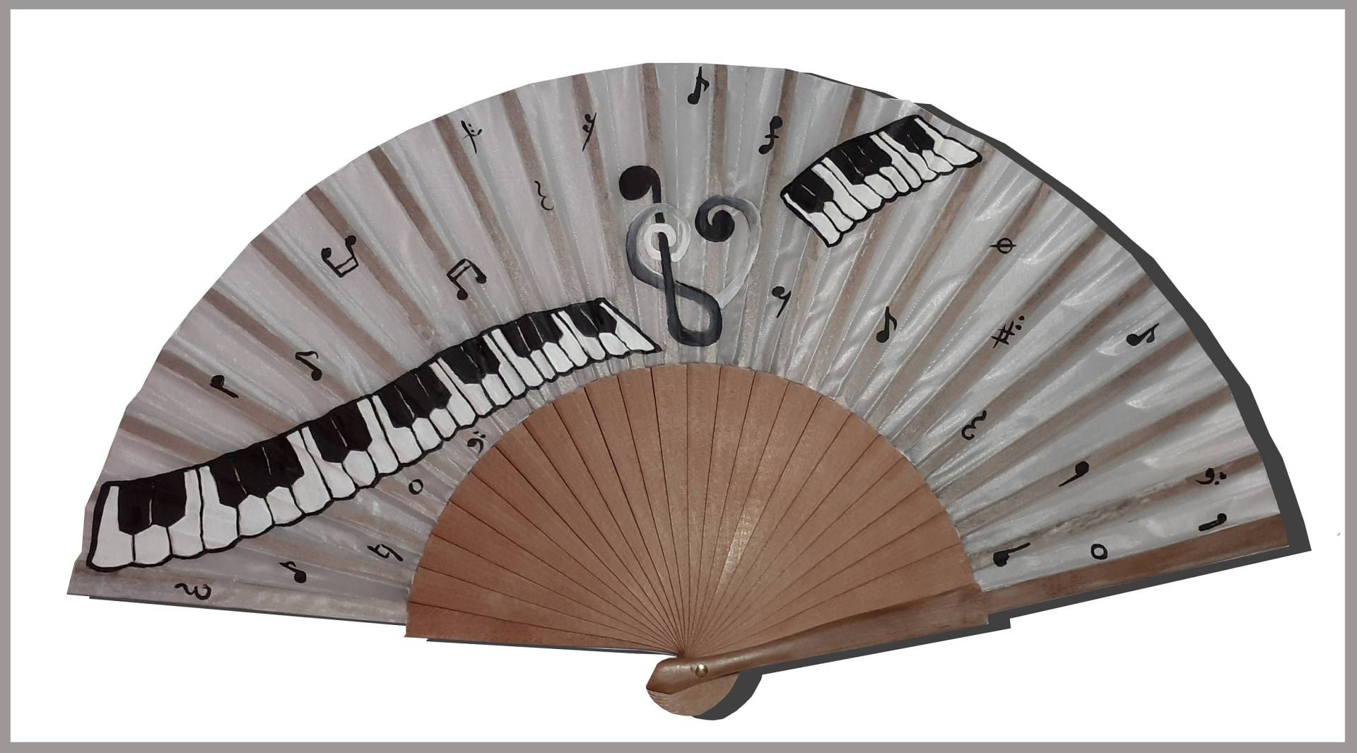 Handbemalter Seidenfächer, „Piano Pianissimo" Handbemalter Seidenfächer, „Piano Pianissimo" von COOLORSILK