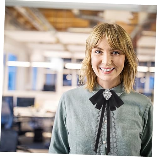 COOPHYA Große Spitze Schleifenbrosche Damen Anstecknadel mit Strassverzierung Vielseitiges Modeaccessoire für Blusen Hemden und Kleider Eleganter Schmuck für Alltag und Festliche Anlässe von COOPHYA