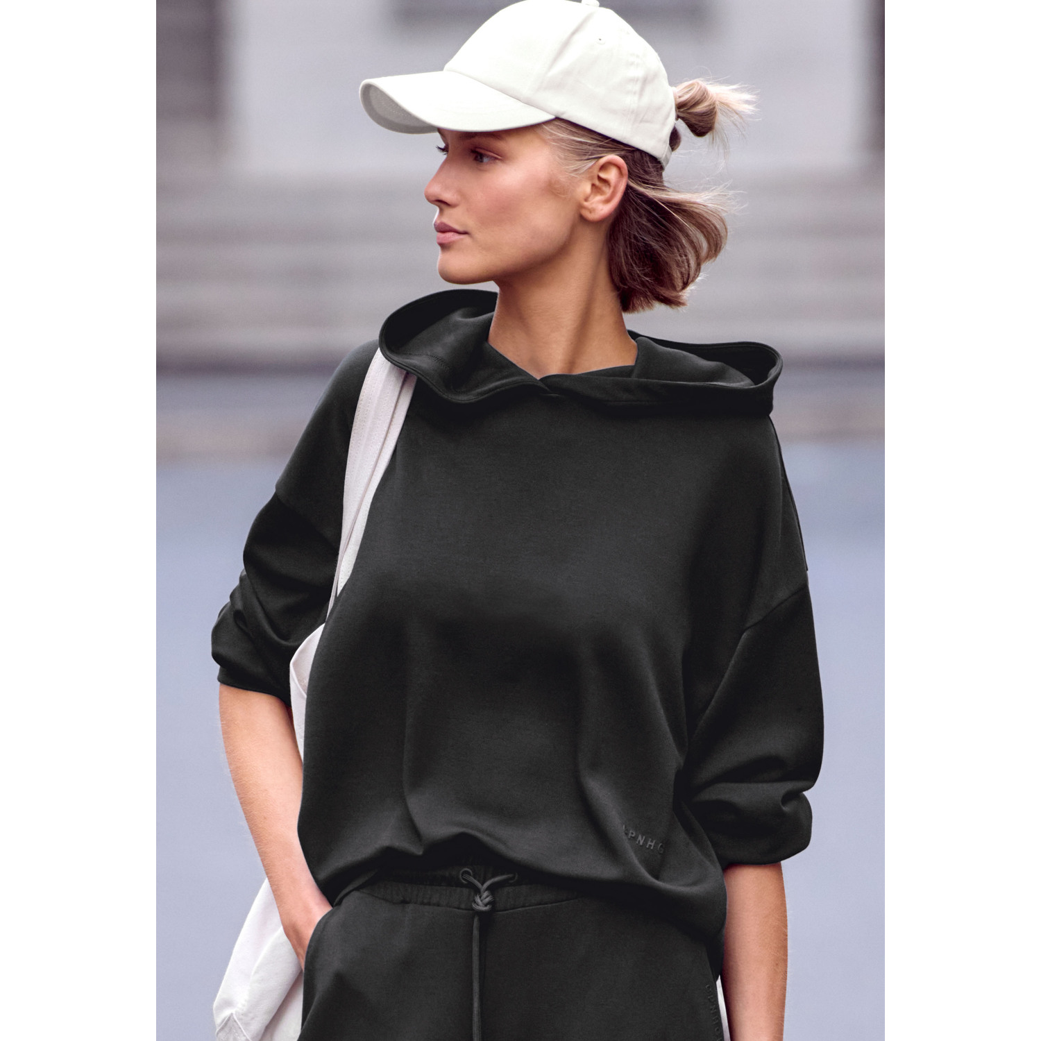 COPENHAGEN STUDIOS Kapuzenpullover Damen schwarz Gr.44/46 von COPENHAGEN STUDIOS