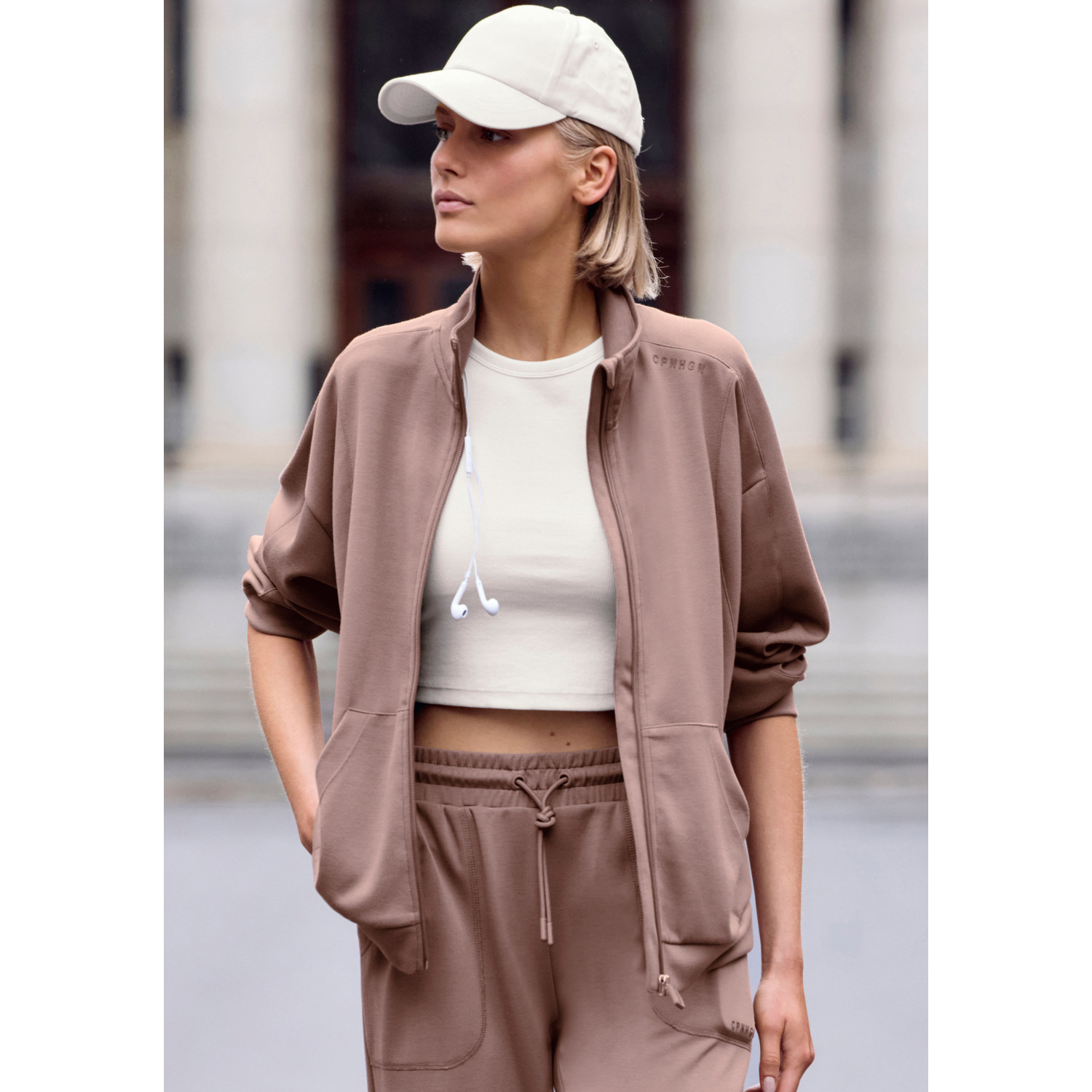 COPENHAGEN STUDIOS Sweatjacke Damen braun Gr.44/46 von COPENHAGEN STUDIOS