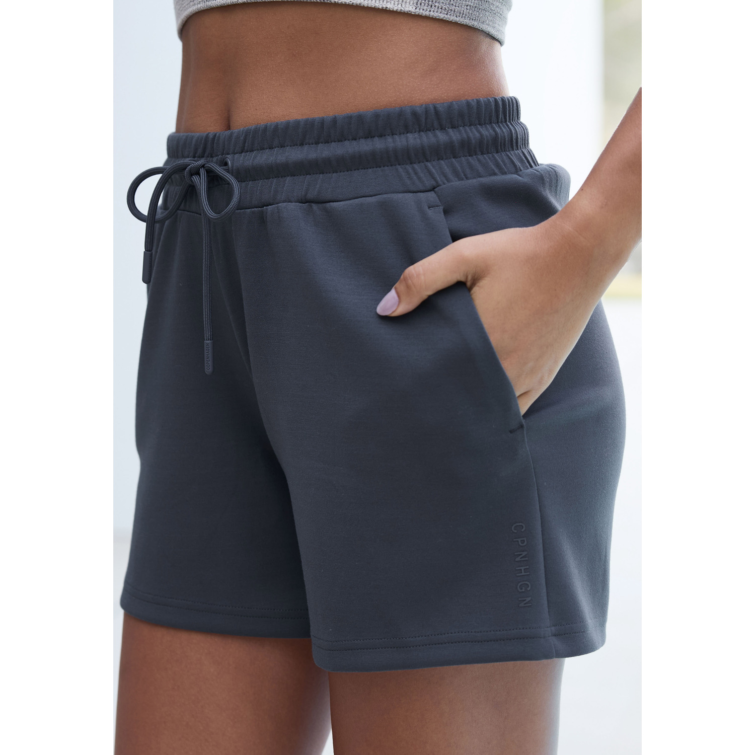 COPENHAGEN STUDIOS Sweatshorts Damen dunkelgrau Gr.36/38 COPENHAGEN STUDIOS Sweatshorts Damen dunkelgrau Gr.36/38 von COPENHAGEN STUDIOS