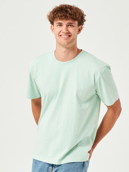 COREBASE T-Shirt "BoxFit" aus 100% Bio-Baumwolle von COREBASE