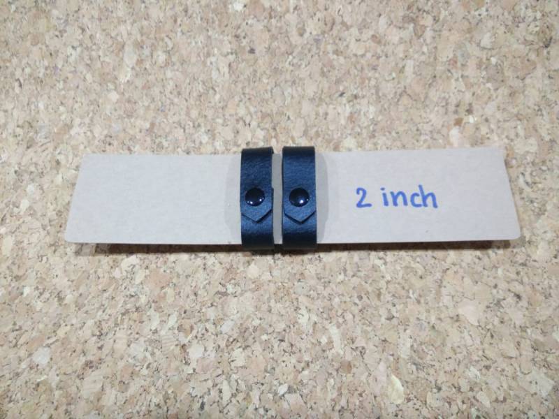 2 Kunstleder Gürtelhalter Passend Für Inch Schwarze Druckknöpfe | 2Er Set Schwarz von COZY168