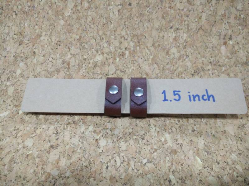 2 Kunstleder Riemenhalter Passend Für 1, 5 Zoll Silberne Druckknöpfe | 2Er Set Braun von COZY168