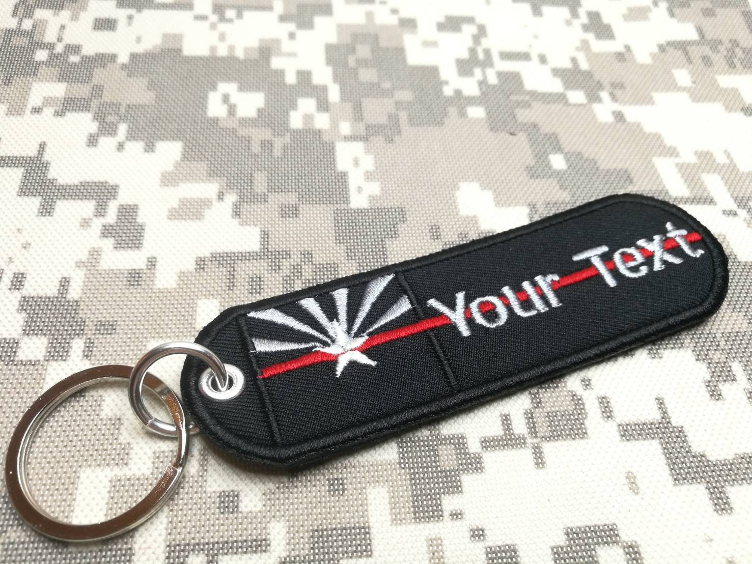 Arizona Flagge Name Text Usa Schlüsselanhänger Dünne Rote Linie Polizei Gestickter Patch Größe Tag Tasche11 X 3.3 cm von COZY168