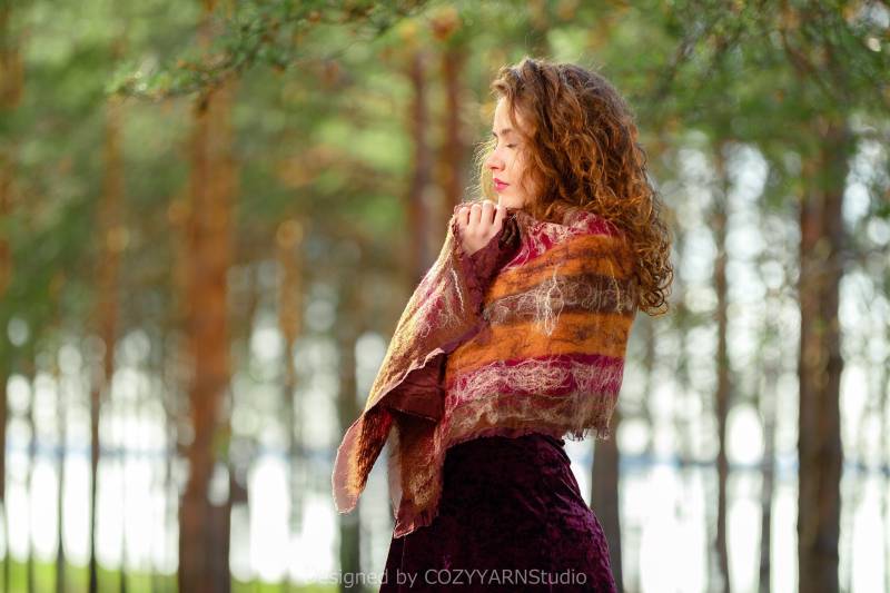 Filzschal Mit Merino-Wolle Filz Wolle-Seidenmischung Schal Gefilzt Wrap Wolle Frauen Gefilzte Seide von COZYYARNStudio