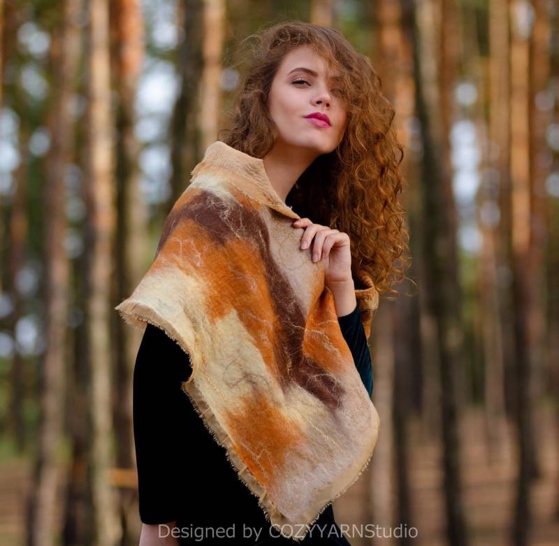 Gefilzter Schal Mit Merinowolle Wollfilz Seidenmischung Gefilzt Wickelschal Wolle Filzschal Damen Seidenschal von COZYYARNStudio