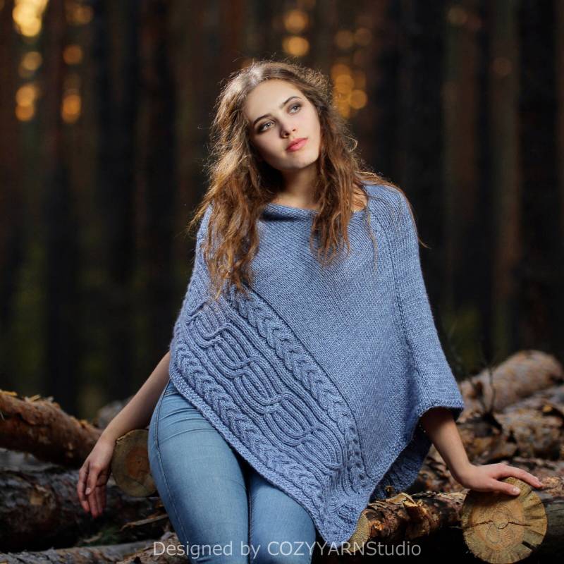 Poncho Umhang Strickponcho Wolle Handstrick Schal Wickelponcho Wickelstrick Damen Pullover Oversized von COZYYARNStudio