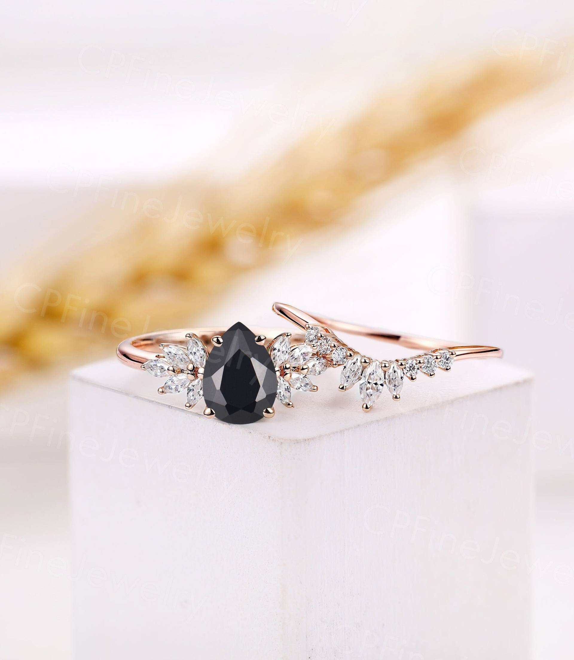 Vintage Schwarzer Onyx Verlobungsring Marquiseschliff Diamant Brautsatz Art Deco Roségold Moissanite Ringe Birnenförmiger Jubiläumsring von CPFineJewelry