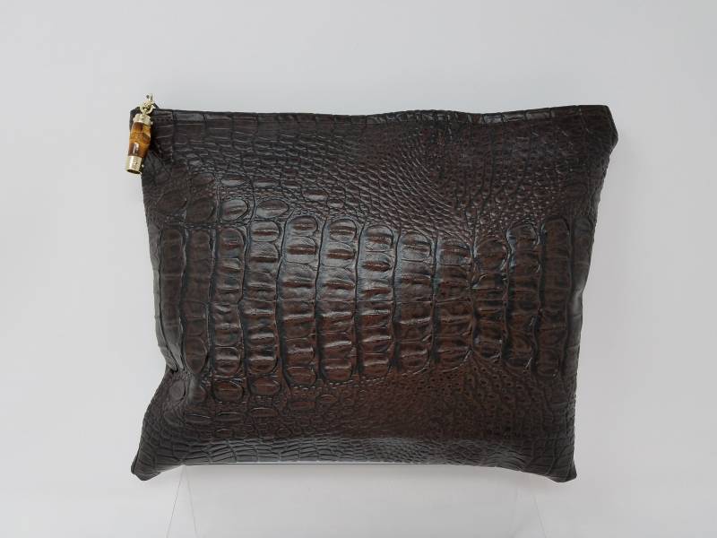 Ebenholz Kunstleder Kroko Clutch Ebenholz Kunstleder Kroko Clutch von CPKDecorativeArts