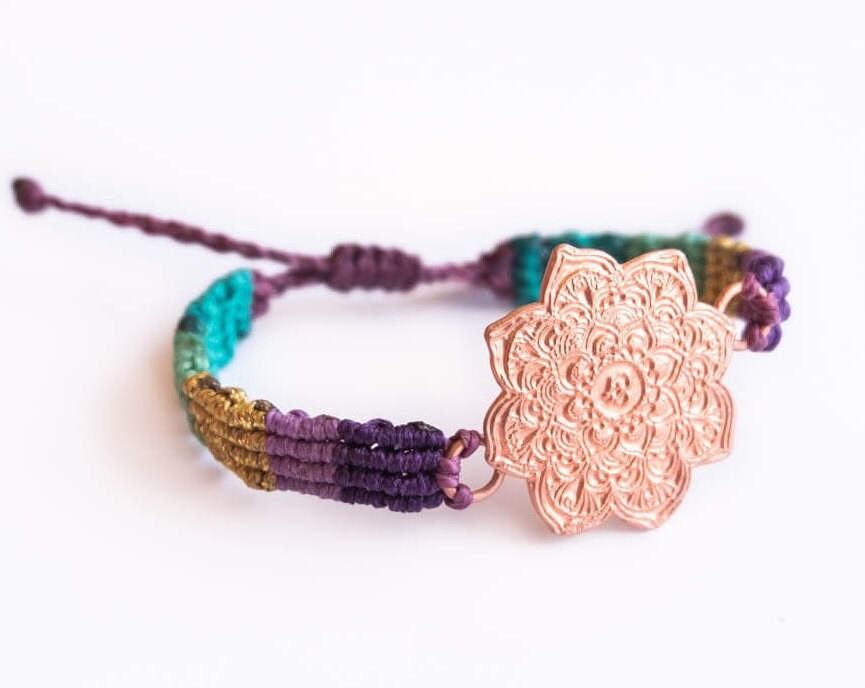 Rose Gold Silber Makramee Mandala Armband - Verstellbar Handgefertigt Yoga Rose Gold Silber Makramee Mandala Armband - Verstellbar Handgefertigt Yoga von CREATEMariaApostolou