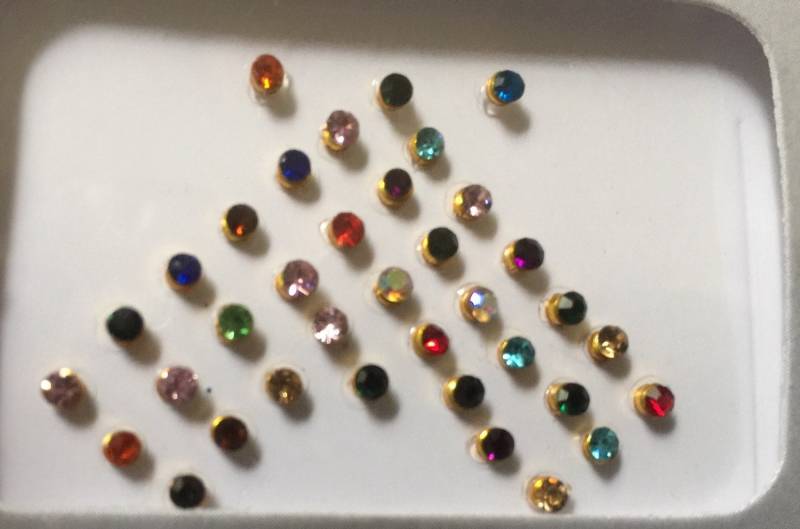 steine Gesicht Körper Dekor, Sehen Eine Bezaubernde Prinzessin. Ca. 36 Punkte, Um S Aussehen Von Royalty Oder Bollywood-Schauspieler Zu Geben, Mit von CRYSTALBODYART