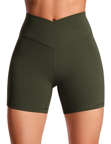 CRZ YOGA Butterluxe Damen Crossover Sport Radlerhose High Waist V-Kreuz Biker Shorts Blickdicht Gym Kurze Leggings - 13cm Olivgrün 40 CRZ YOGA Butterluxe Damen Crossover Sport Radlerhose High Waist V-Kreuz Biker Shorts Blickdicht Gym Kurze Leggings - 13cm Olivgrün 40 von CRZ YOGA