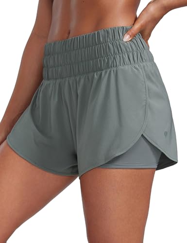 CRZ YOGA Damen 2 in 1 Running Shorts High Waist Schnelltrocknend Atmungsaktiv Sporthose Laufhose Laufshorts mit Tasche Grauer Salbei 38 von CRZ YOGA