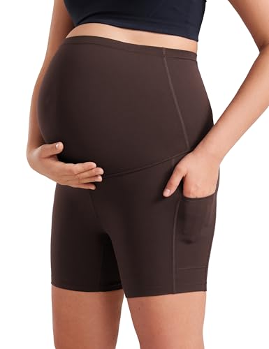 CRZ YOGA Damen Butterluxe Kurze Umstandsleggings mit Taschen Schwangerschaft Biker Shorts Umstandsshorts Umstandshose - 13cm Heißes Fudge-Brown 40 von CRZ YOGA