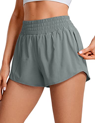 CRZ YOGA Damen High Waist Running Shorts Gym Sporthose Mesh Innenhose Schnelltrocknend Kurz Hose mit Zip Tasche - 6.4cm Grauer Salbei 38 von CRZ YOGA