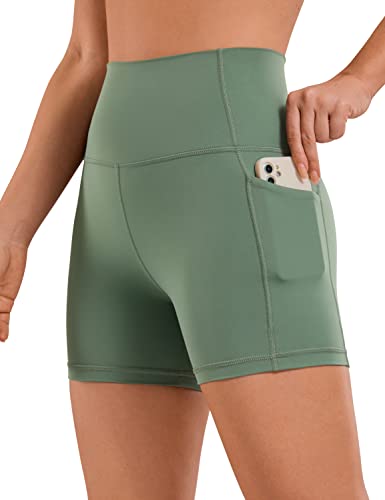 CRZ YOGA Naked Feeling Damen Kurze Leggings High Waist Radlerhose Yoga Fitness Sporthose mit Taschen - 10cm Lebendiges Grün 42 von CRZ YOGA