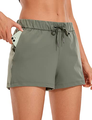 CRZ YOGA Damen Running Sporthose Laufshorts Relaxed Fit Mittelhohe Shorts mit Tasche - 6cm Grauer Salbei 40 von CRZ YOGA