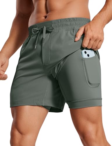 CRZ YOGA Herren Workout Shorts Schnelltrocknend Laufshorts Sporthose Trainingsshorts Kurze Hosen mit Taschen - 13cm Grauer Salbei L von CRZ YOGA