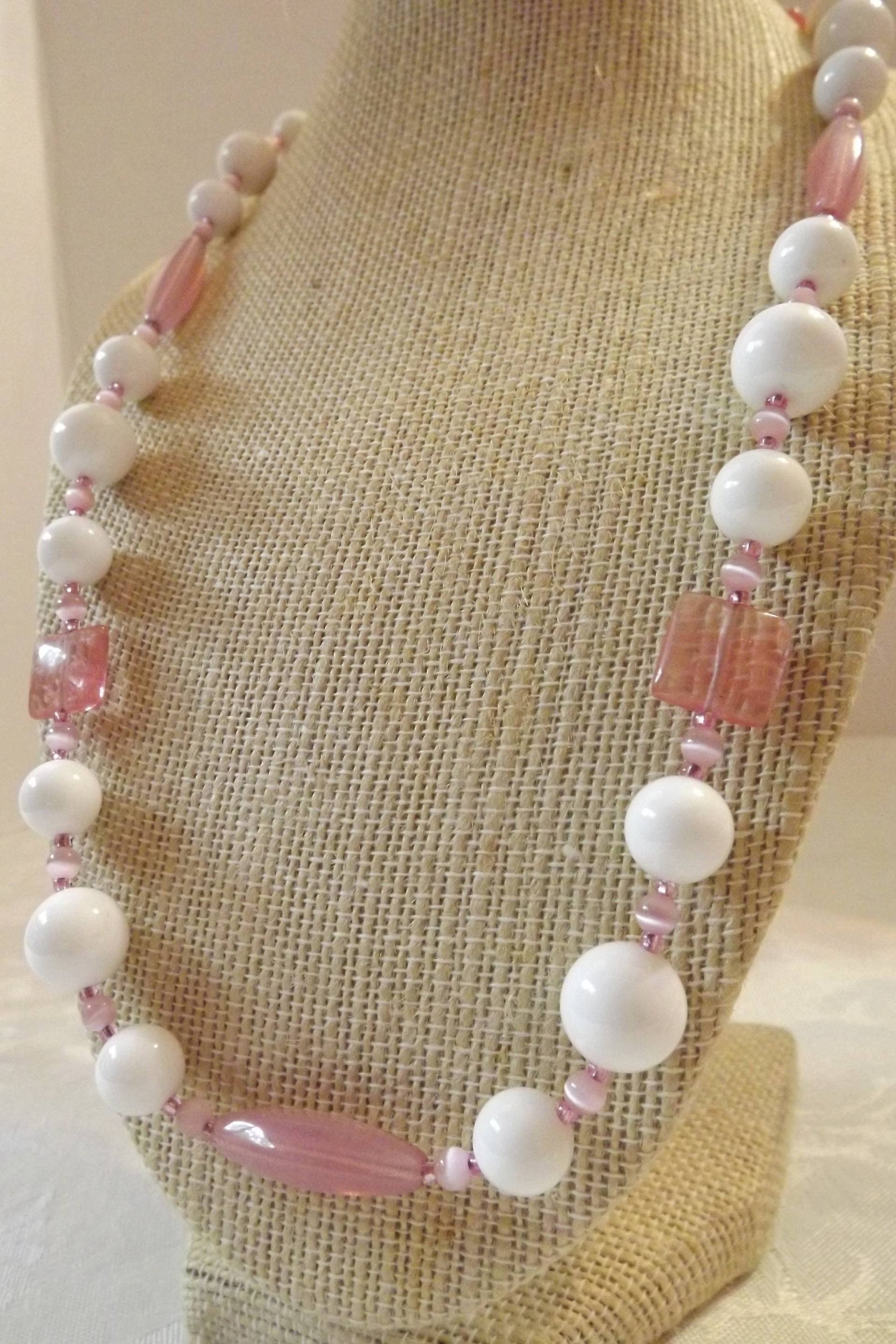 Weiß Und Kirschquarz Kette Weiß Und Kirschquarz Kette von CRawlinsCollection