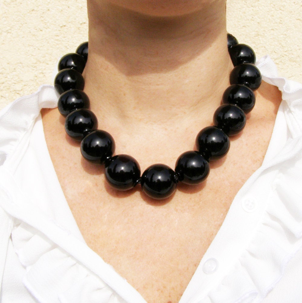 Schwarze Kugelkette Aus Hohlem Glas Schwarze Kugelkette Aus Hohlem Glas von CSGARTE
