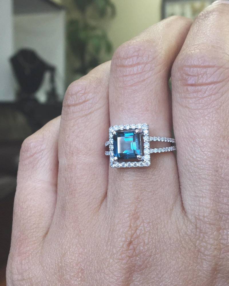 1, 20 Ct Blauen Turmalin-Ring in 14K Weißgold Mit 0, 88 Weiß Diamant Gesetzt 1, 20 Ct Blauen Turmalin-Ring in 14K Weißgold Mit 0, 88 Weiß Diamant Gesetzt von CTFineJewelryStore