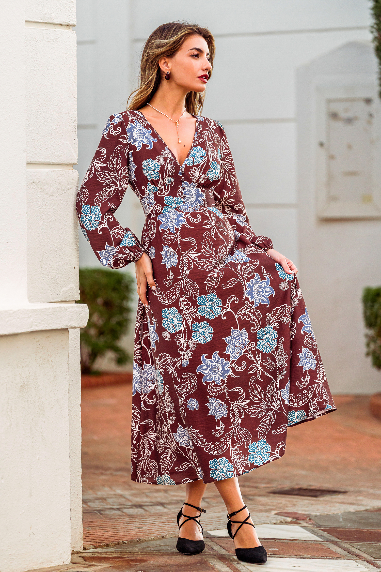 Braunes Geblümtes Langarm V-Ausschnitt Maxikleid von CUPSHE