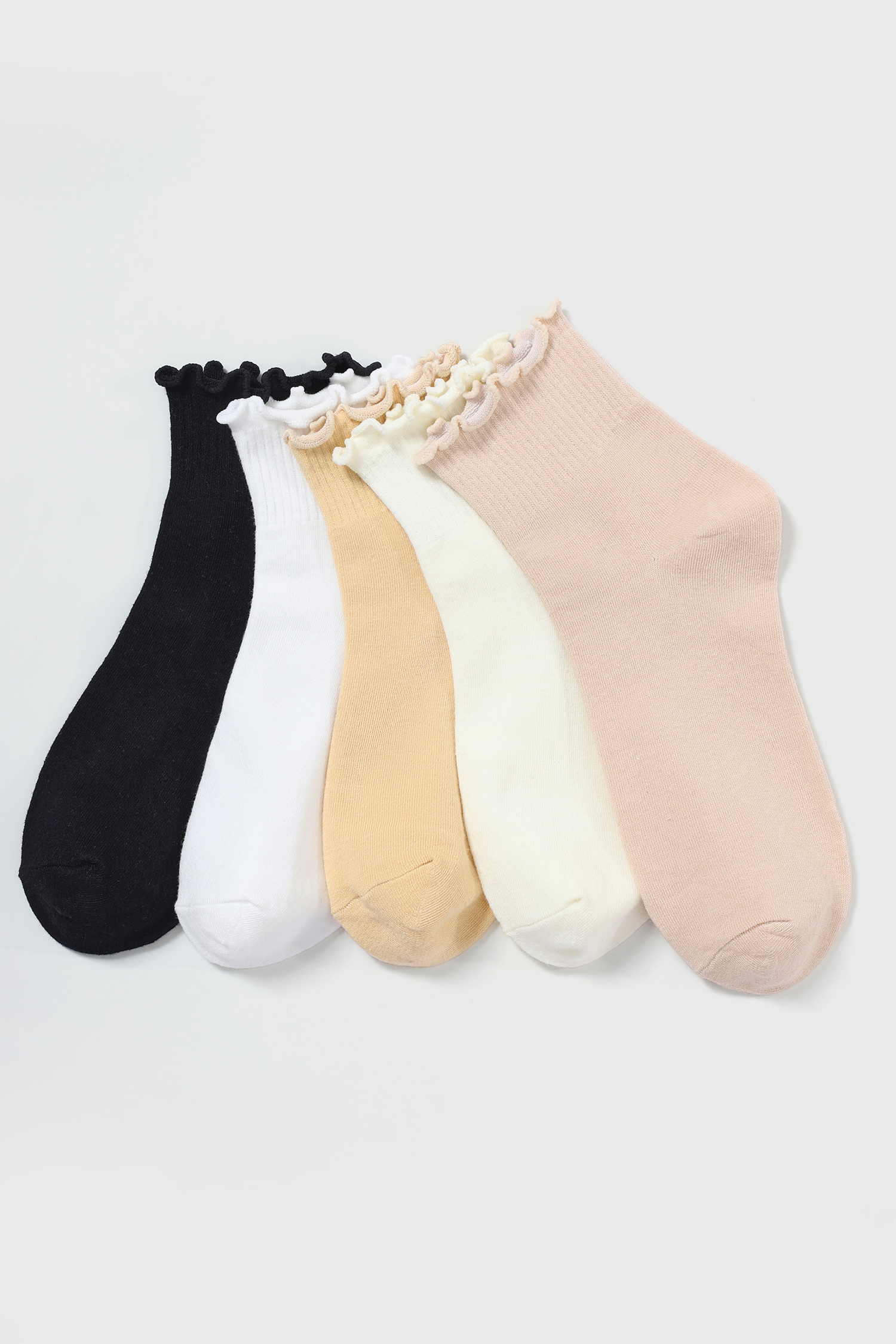 Neutrales Socken-Set mit gewelltem Randbesatz von CUPSHE