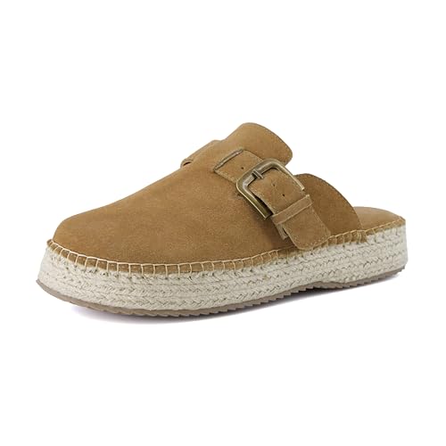 CUSHIONAIRE Andy Damen Espadrille Mule - Wildleder Slip On Clog mit verstellbarer Schnalle, gepolsterte Innensohle & Jute Plateau, Kastanie, 38.5 EU Weit von CUSHIONAIRE