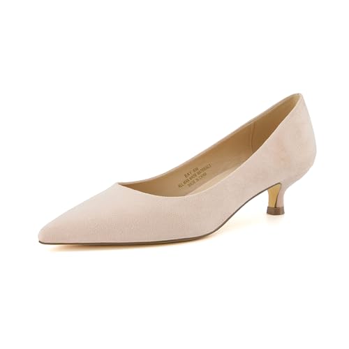 CUSHIONAIRE Bay Damenschuh mit Kitten-Absatz und Memory-Schaum, breite Breiten erhältlich, Microsuede Blush, 37.5 EU von CUSHIONAIRE