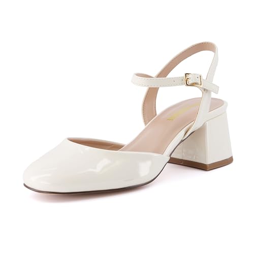 CUSHIONAIRE Damen-Abendschuh „Dancer“ mit runder Zehenpartie und Blockabsatz und Memory Foam, große Weiten erhältlich, cremefarbenes Lackleder, Größe 37 EU W von CUSHIONAIRE