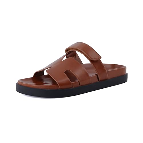 CUSHIONAIRE Estate Damen-Sandalen mit ausgeschnittenem Band und verstellbarem Riemen mit Memory-Schaum, Sommersandalen für Damen, Whiskey, 39.5 EU von CUSHIONAIRE