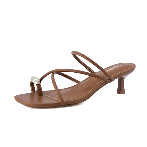 CUSHIONAIRE Maui Damen Riemchen Zehenring Slip On Kitten Heel - Vegane Leder Kleid Sandale + Memory Foam, Cognac, 39.5 EU Weit CUSHIONAIRE Maui Damen Riemchen Zehenring Slip On Kitten Heel - Vegane Leder Kleid Sandale + Memory Foam, Cognac, 39.5 EU Weit von CUSHIONAIRE