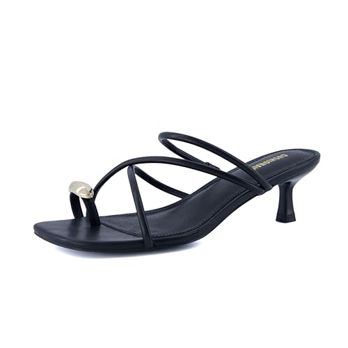 CUSHIONAIRE Maui Damen Riemchen Zehenring Slip On Kitten Heel - Vegane Leder Kleid Sandale + Memory Foam, Schwarz, 37.5 EU Weit von CUSHIONAIRE