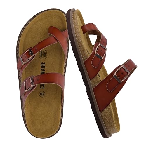CUSHIONAIRE Pluto Kork-Fußbett-Sommer-Sandalen für Damen, bequeme Slides mit verstellbaren Schnallen, Zehenschlaufe und genähtem Design, stilvolle Slip-On-Damenschuhe, Whiskey, 37.5 EU Weit von CUSHIONAIRE