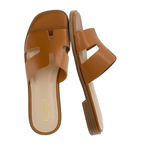 CUSHIONAIRE Voyage Slide-Sandale für Damen + Memory Foam, große Weiten erhältlich, Whiskey 39 EU W von CUSHIONAIRE
