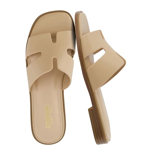 CUSHIONAIRE Voyage Slide-Sandale für Damen + Memory Foam, große Weiten erhältlich, Hellbraun, 39 EU von CUSHIONAIRE