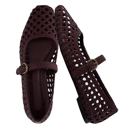 CUSHIONAIRE Weston Damen handgewebte elegante Ballerinas - Kunstleder Mary Jane mit verstellbarem Riemen & Memory-Schaum, Burgunder, 38.5 EU Weit von CUSHIONAIRE