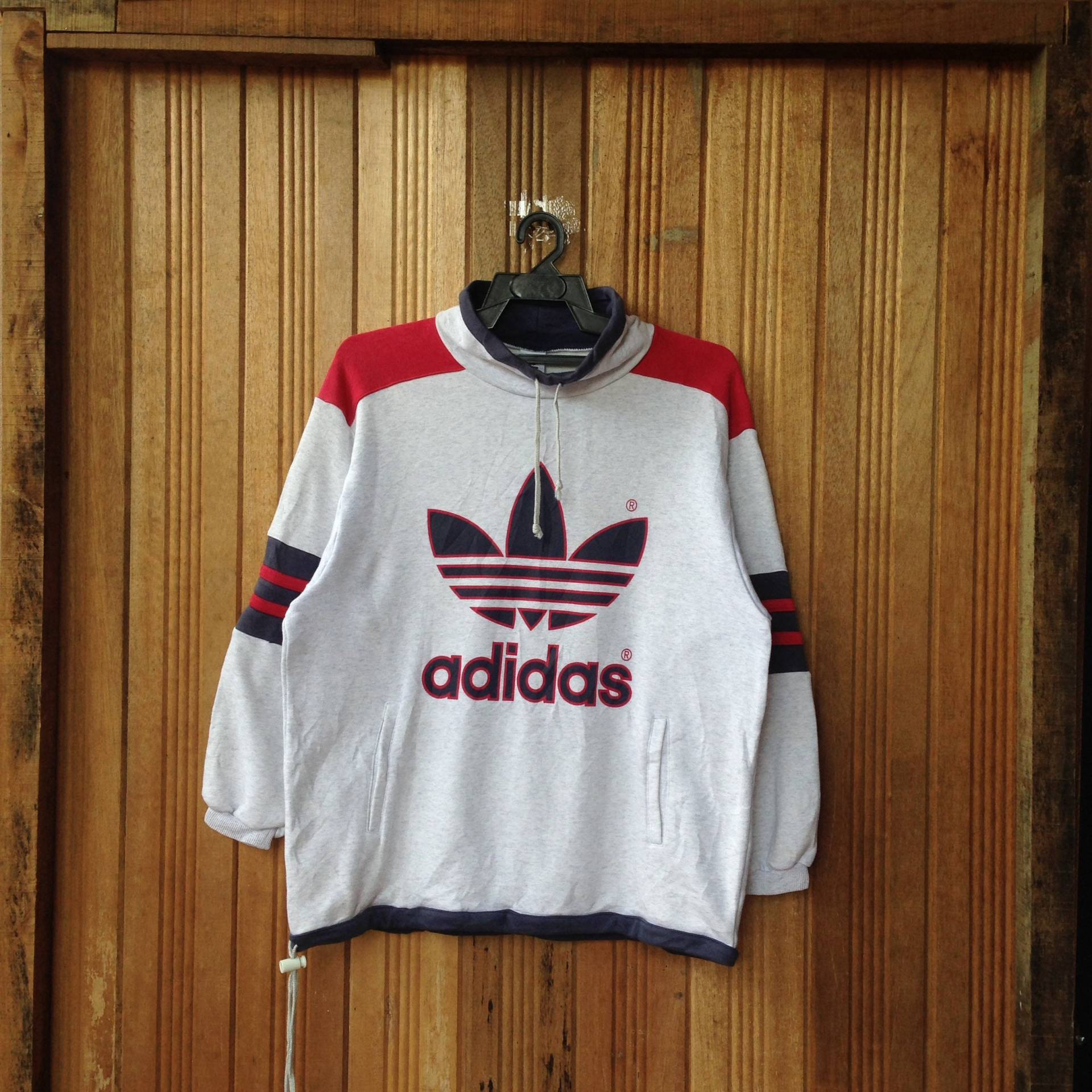Adidas Trefoil Große Logo Spellout Sweatshirt Vintage 90Er Jahre Sportwear Run Dmc Hip Hop Stil von CVichaivintage