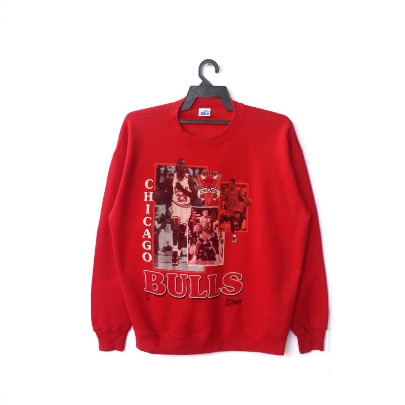 Chicago Bulls Spellout Pullover Sweatshirt Basketball Vintage 90Er Jahre von CVichaivintage