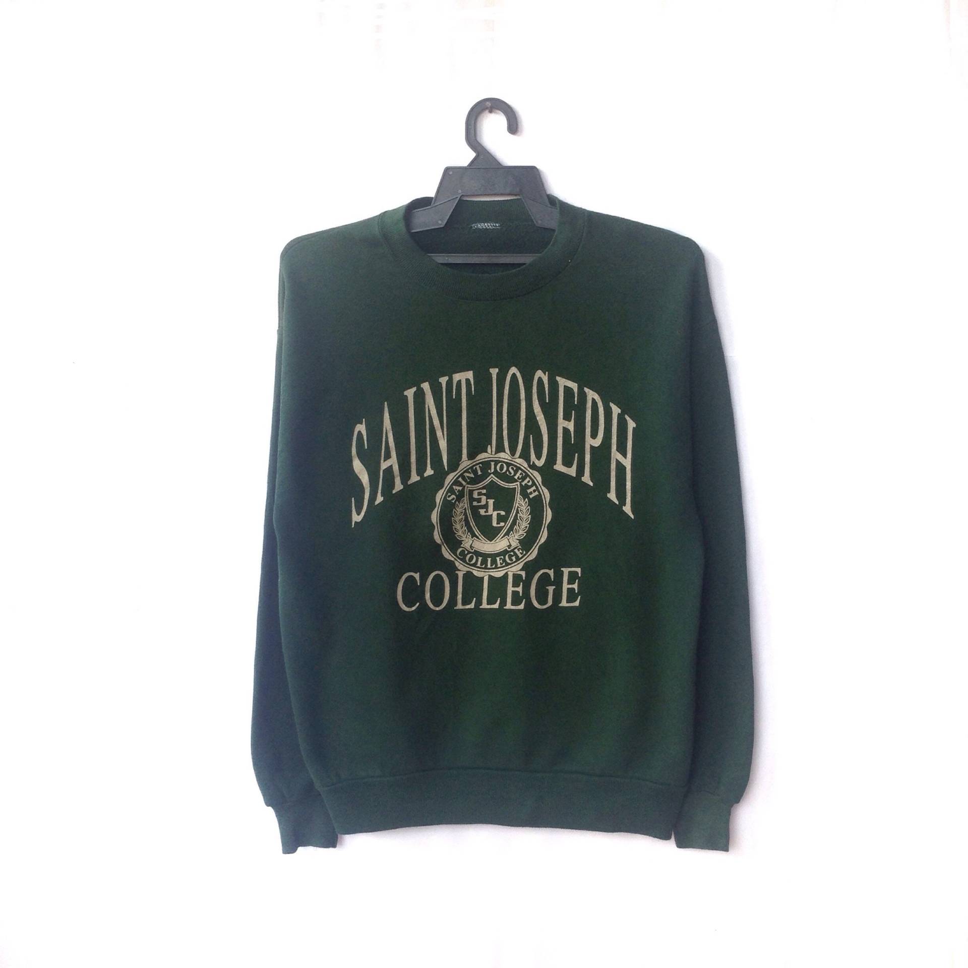Saint Joseph College Spellout Pullover Sweashirt Vintage 90Er Jahre von CVichaivintage