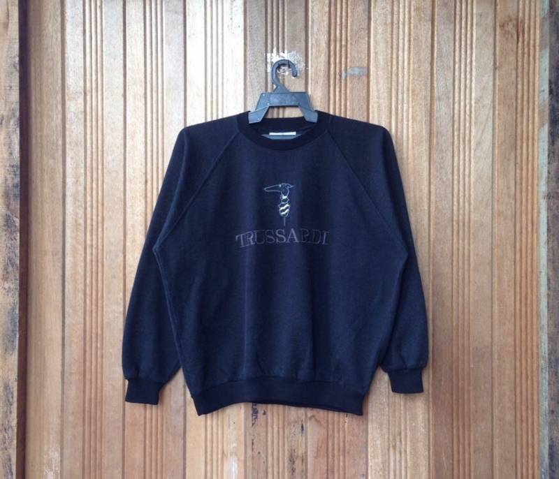 Trussardi Große Logo Spellout Stickerei Pullover Sweatshirt Trussardi Große Logo Spellout Stickerei Pullover Sweatshirt von CVichaivintage