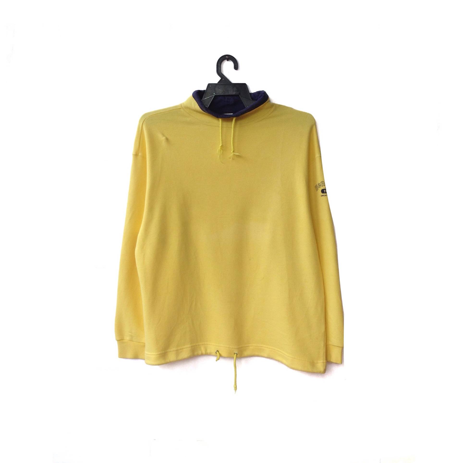 United Colors Of Benetton Spellout Sweatshirt von CVichaivintage