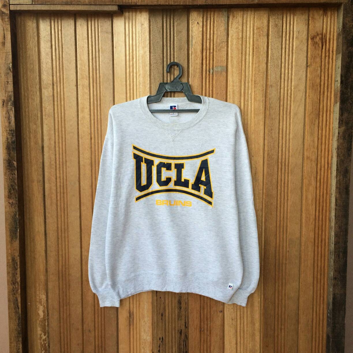 University Of Los Angeles California Ucla Bruins X Russell Athletic Pullover Sweatshirt Vintage 90Er Jahre von CVichaivintage