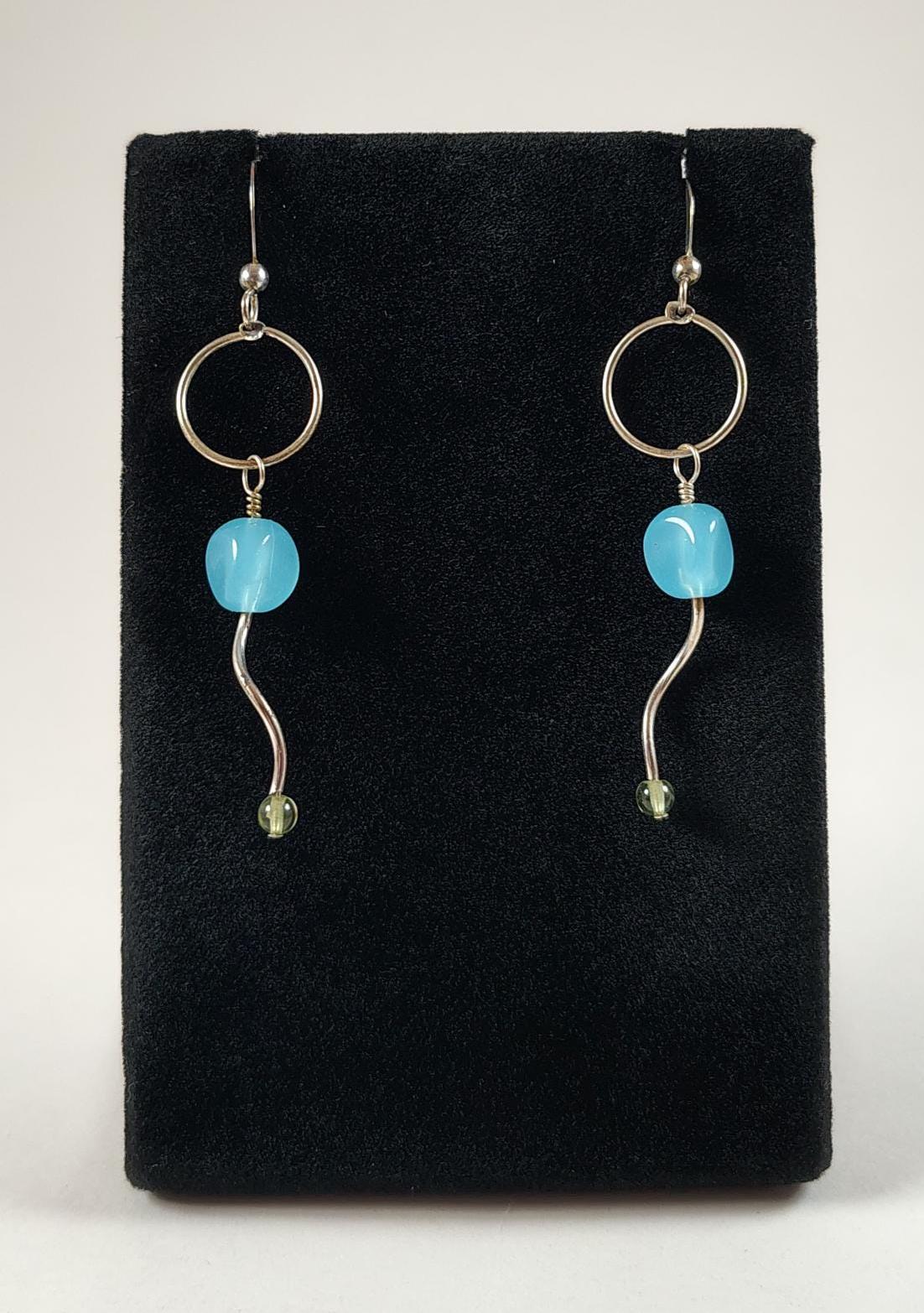 Blauquarz Und Peridot Mit Sterling Silber Hoop Ohrringe Handgemacht Von Chris Hay Blauquarz Und Peridot Mit Sterling Silber Hoop Ohrringe Handgemacht Von Chris Hay von CWHStoneworks