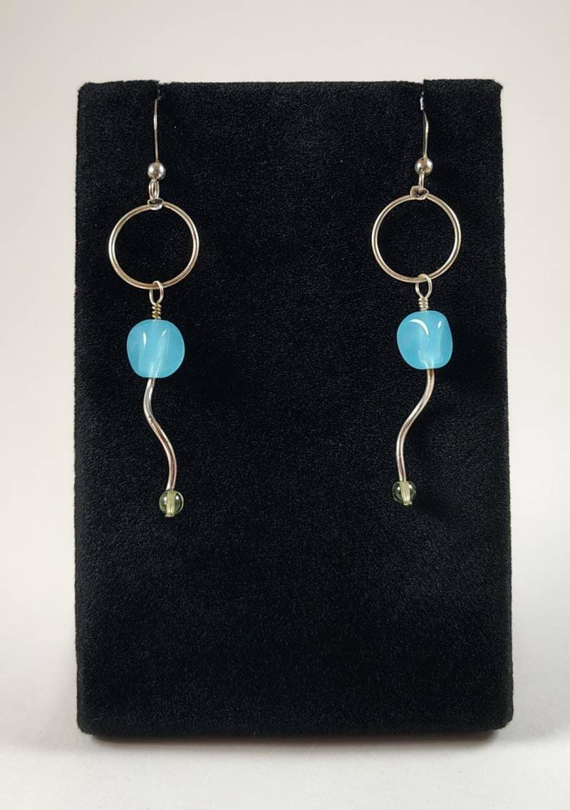 Blauquarz Und Peridot Mit Sterling Silber Hoop Ohrringe Handgemacht Von Chris Hay Blauquarz Und Peridot Mit Sterling Silber Hoop Ohrringe Handgemacht Von Chris Hay von CWHStoneworks
